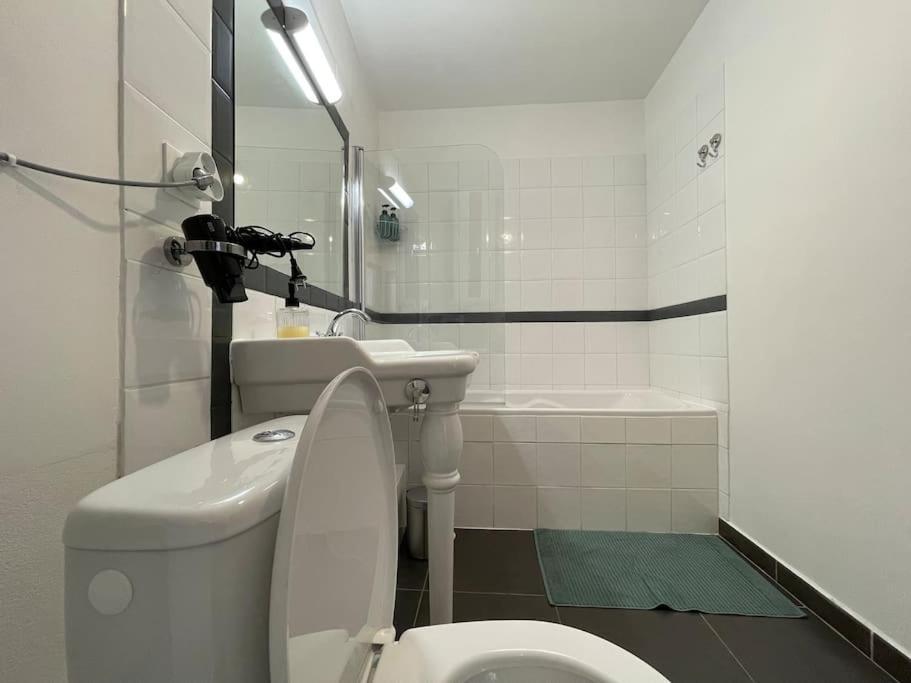 L'Appartement Tomey Avec Parking Carcassonne Exterior photo